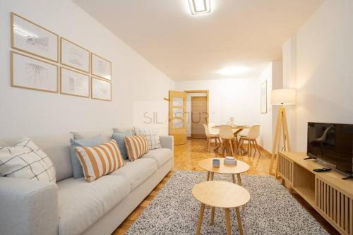 Centro de Oviedo Apartamento | Juan Escalante By Silastur