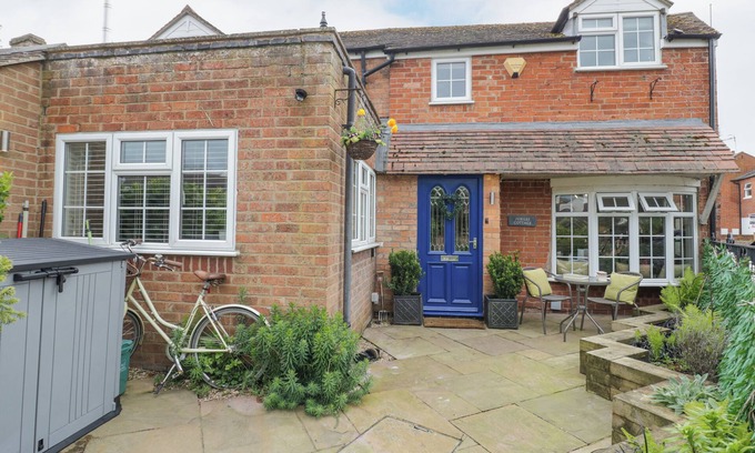 Stratford-upon-Avon Cabaña | JUBILEE COTTAGE, pet friendly, with a garden in Tiddington
