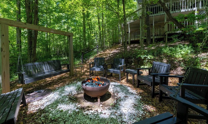 Sautee Nacoochee Cabaña | Jubilee Creekside Cottage – Enjoy the Creek, Hot Tub and Outdoor Fire Pit