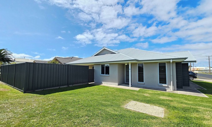 Waterhouse Casa | Julia's - Close to the heart of Robe