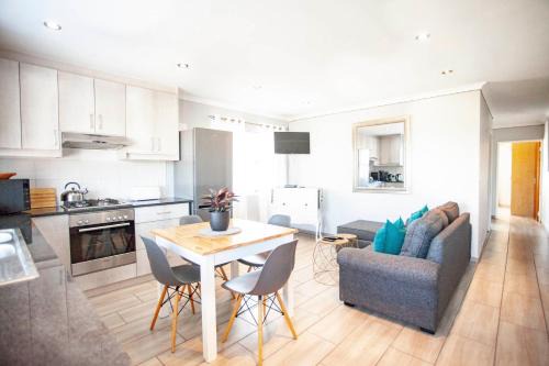 Parow North Casa | Julinas Self Catering Apartments