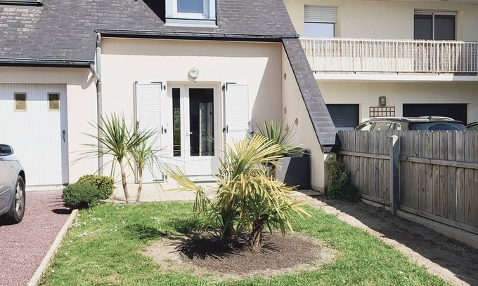 Saint-Pair-sur-Mer Casa | Jullouville House with garden in residence Baie Mt St Michel 100m from the beach