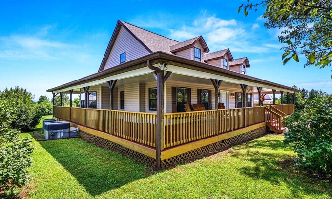 Sevierville Casa | Beautiful Boyd's Creek Sevierville location, great views, no traffic!