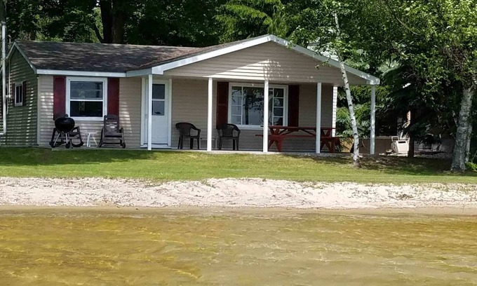 Lake Township Cabaña | ¡Ahora reservando para 2020! Big Platte Lake Hideaway!