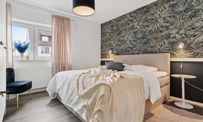 Detmold-Nord Apartamento | JUNE APARTMENTS I Cozy 2-bedroom apartment in charming Detmold with free parking