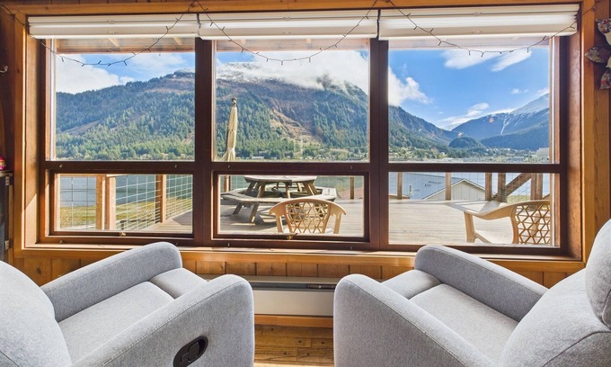 West Juneau Casa | Juneau’s Ultimate Gathering Place 7BR, Ocean Views