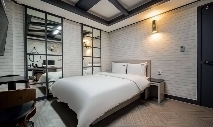 Chunggogil-tong Hotel | Junggok Hera