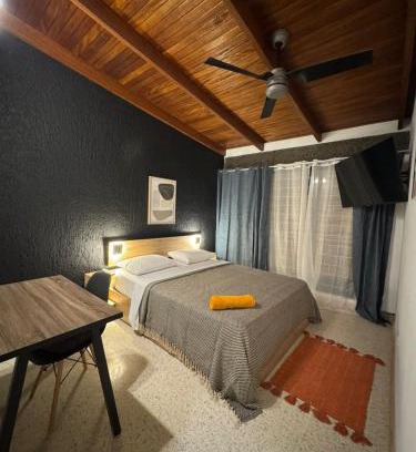 Pavas Cama Y Desayuno | Jungla Urbana, BnB