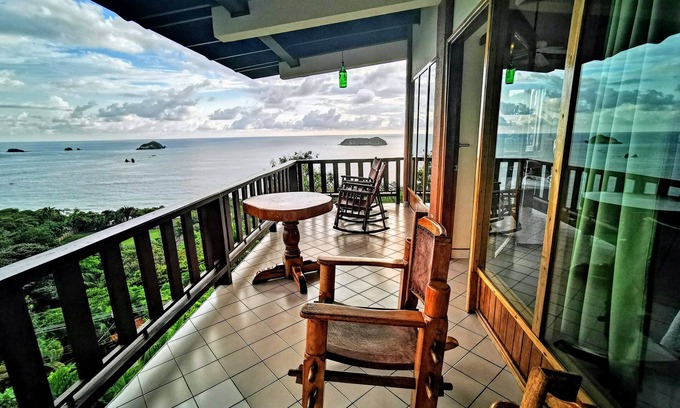 Manuel Antonio Complejo | Jungle & Ocean Studio Apartments w Resort Amenities Manuel Antonio Park