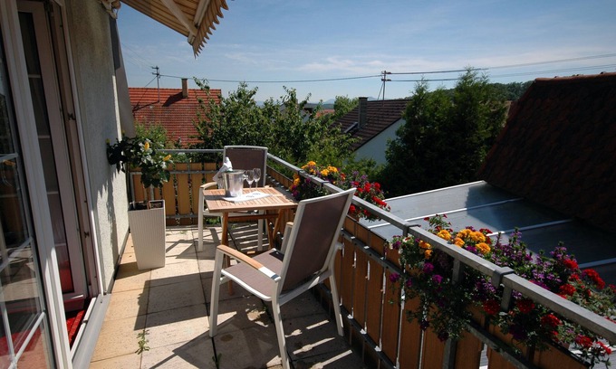 Mahringen Apartamento | Junior Suite, 55m² con balcón, TV de pantalla plana y wifi.