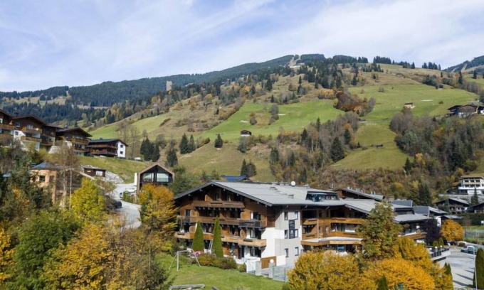 Vorderglemm Apartamento | Juniorsuite bis zu 4 P &Wellnessbereich by Interhome