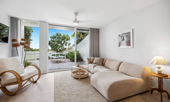 Semaphore Park Casa | Juniper Beachfront Townhouse Semaphore Park