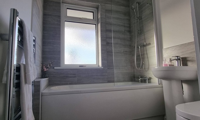 Southampton Apartamento | Juniper downstairs apartment sleeps 7 people
