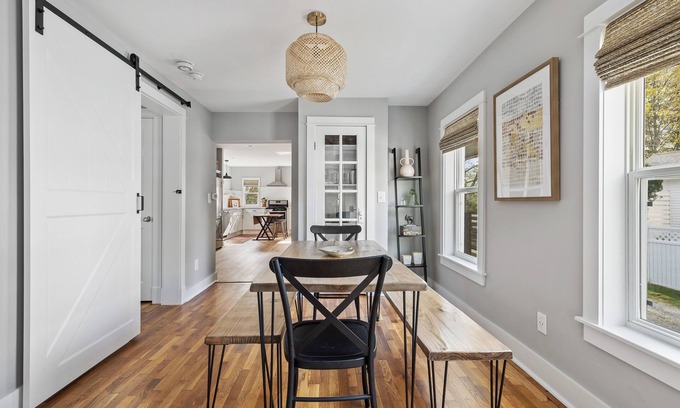 Three Oaks Casa | Juniper Presents: Elegant & Cozy Guesthouse w/ Hot Tub + Firepit, Walk to Town
