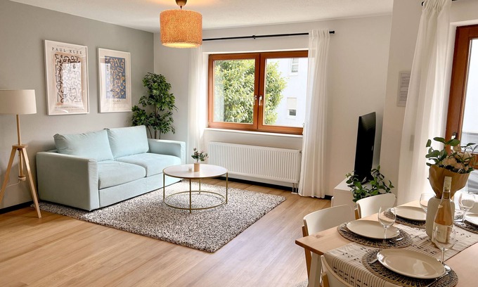 Quint Apartamento | JUPAS° Trier| Boho Home with balcony & parking lot