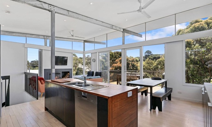 Venus Bay Casa | Jupiters Loft - enchanting holiday rental.