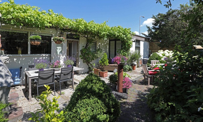 Schoorldam Casa | Just 8 km from the beach, close to the water, beautiful and sunny terrace