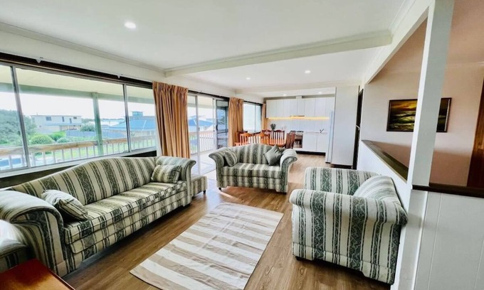 Waterhouse Casa | Just A Glimpse Shack- Pet friendly outside