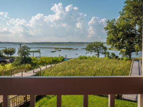 Island Oaks Casa | Just Another Day in Paradise