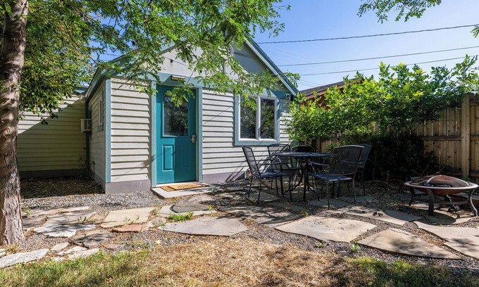 Cody Casa | Just blocks from downtown! Cozy 2-bed, 1-bath home - sleeps 4.