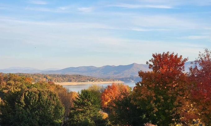 Dandridge Casa | Just Freedom, Y'all- What Views!