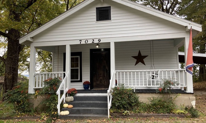 Lookout Valley Neighborhood Association Casa | Just minutes from downtown and rock city/ruby falls!