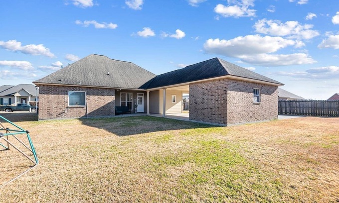 Sunshine Casa | Just minutes from LSU, SU & Downtown Baton Rouge!