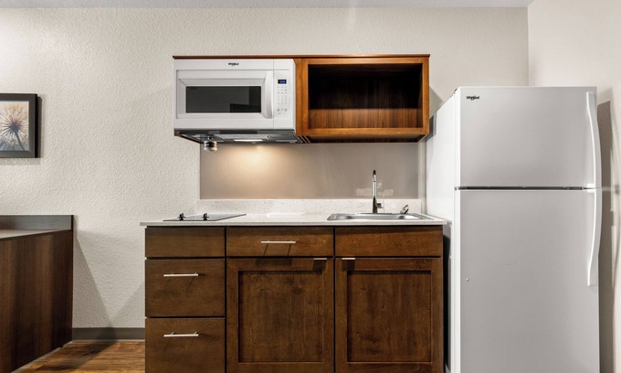 Dupont Casa | Just northeast of downtown: stay, work, relax: Relaxing Stay w/ Full Kitchen, Workspace, & Free Parking