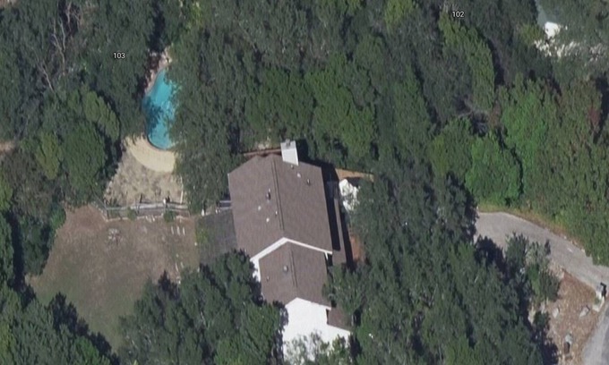 Woodlake Trails Casa | Just Outside of Austin...Quiet, Serene 3 bedroom+ with Pool & Pond