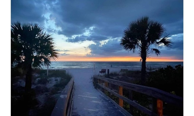 Indian Shores Cabaña | Just Steps to the Beach and Gulf of Mexico