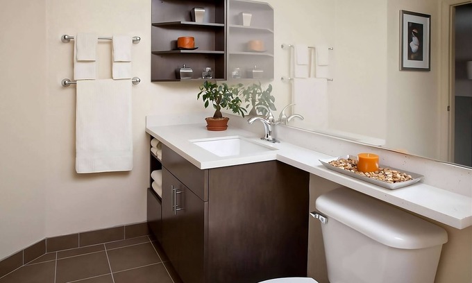Southfield Hotel | Just What You Were Looking For! Relaxing Room to Enjoy w/ Kitchen, Free Parking