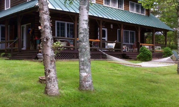 Rangeley Casa | Justawhim - A orillas Logia de registro con el encanto del viejo mundo