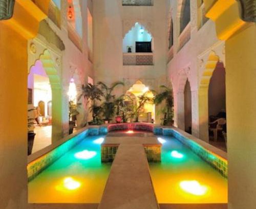 Paharganj Hotel | Jyoti Mahal A Heritage Hotel - 10Mins from New Delhi Railway station & 2Mins from Metro