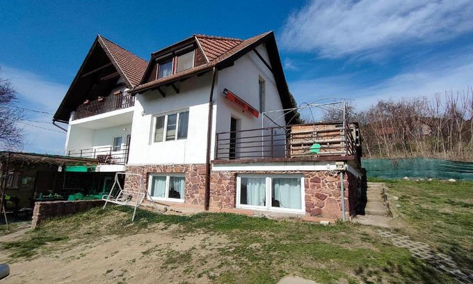 Badacsonyors Casa | Kékturás-Tóra-Nyíló privát bérlemény