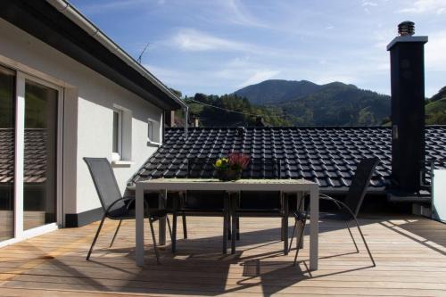 Untermunstertal Apartamento | Köpfchen-Ferienwohnungen – Wohnung Belchen
