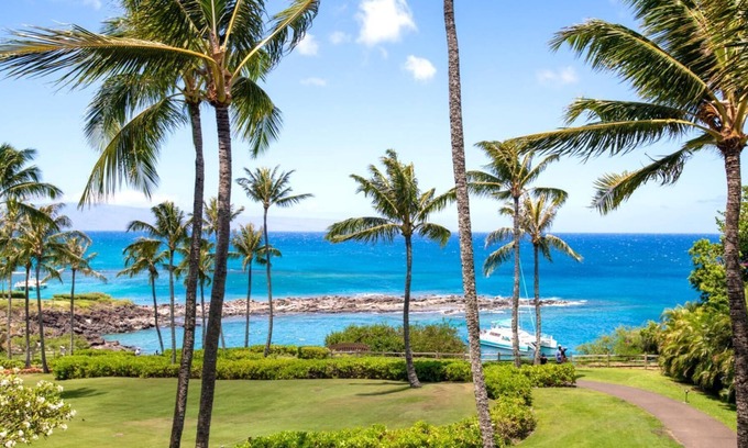 Montage Kapalua Bay Condominio | K B M Resorts: Luna At Montage Kapalua Bay, Luxury, Ocean View, 3 Bedrooms, L'occitane Amenities, Beach Gear, 2900 Sq/ft, Includes Rental Car!