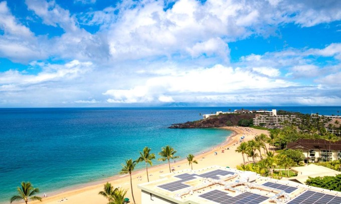 Kaanapali Apartamento | K B M Resorts- WH1-1218 Stunning Studio, whale watching, big ocean views, steps to beach