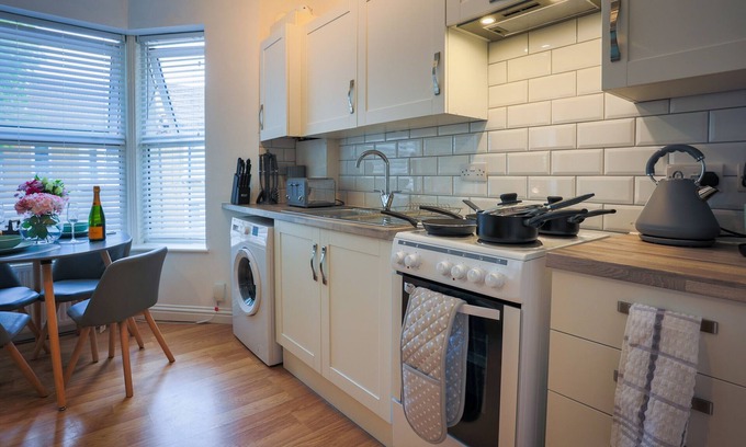Southend-on-Sea Apartamento | K Suites - 2 BR Apt - 3 min walk from beach
