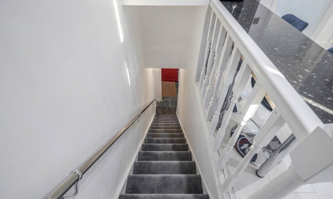 Tilbury Apartamento | K Suites - Cozy 2 Bedroom with WiFi and Parking