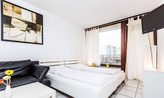 Junkersdorf Apartamento | K71 Apartment Cologne in Cologne Junkersdorf with 2 bedrooms, balcony and free W-LAN