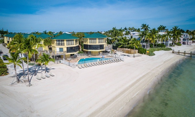 Marathon Villa | KA Beach, muelle, piscina, cocina, tenis, jacuzzi, paraíso tropical