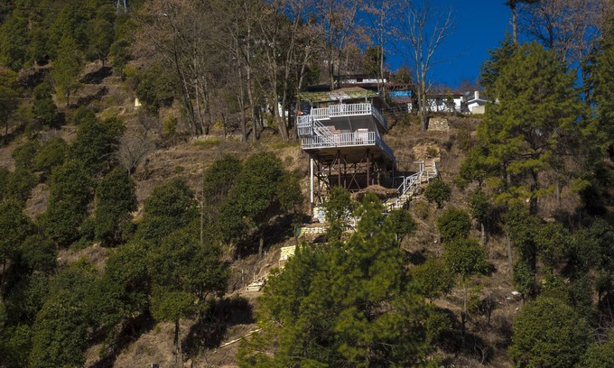 Gagar Chalet De Esquí | Kaath Maati-Luxurious woodem two storied Treehouse in the lap of nature