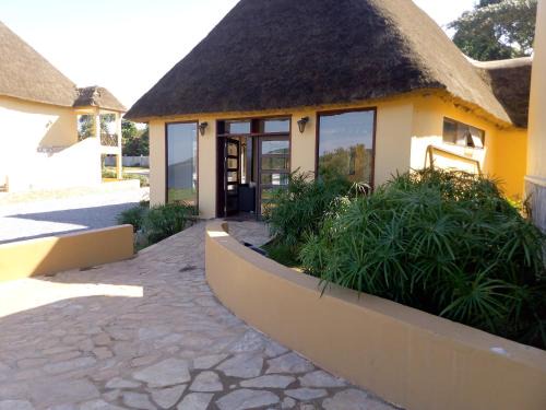 Kampala Hotel | Kaazi Beach Resort