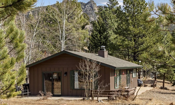 Carriage Hills Cabina | Kabina on Fish Creek - 2 bedroom cabin - quiet location