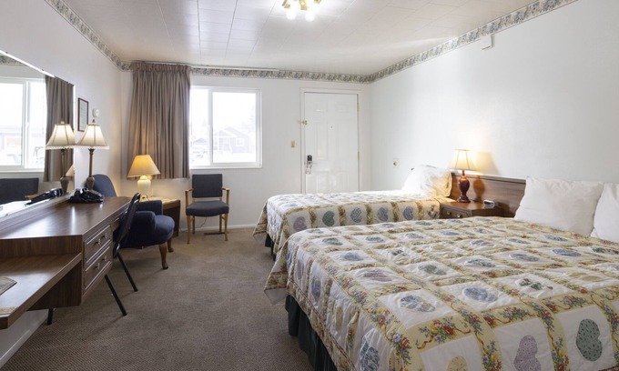 Frontier Casa | KABINO: Fossil Butte Motel #07 King A/C Mini Fridge Microwave Cable Wifi
