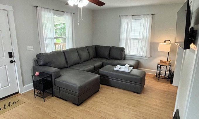 Southwest Area Casa | Kadia’s Place-The One With The Private Backyard