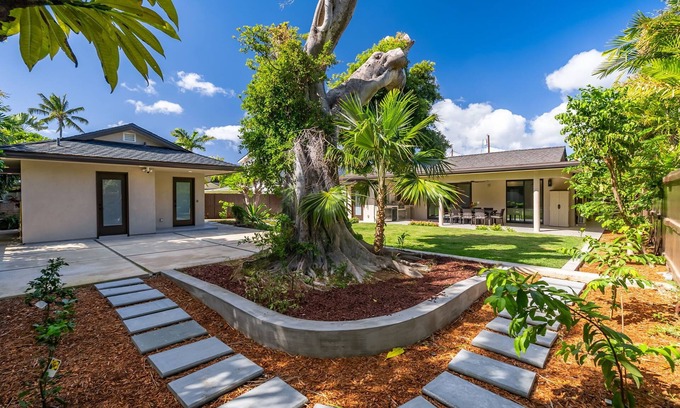 Kahala Casa | Kahala Zen by Gather: Spacious 5BR Modern Oasis w/ Studio & Lush Garden