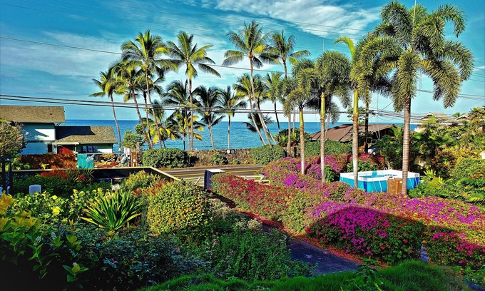 Kahaluu Bay Villa | CASA PRIVADA, VISTA FRENTE AL MAR, EXCELENTE UBICACIÓN A 4 MINUTOS DE LA PLAYA DE KAHALUU