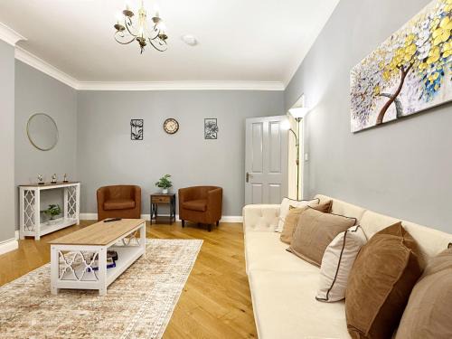 Finchley Church End Apartamento | Kai's Place in Finchley - 3 Double Beds, Ideal for Families