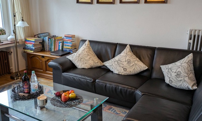Hallenberg Apartamento | Kaisers Bauernstube con dos dormitorios y una sala de estar.